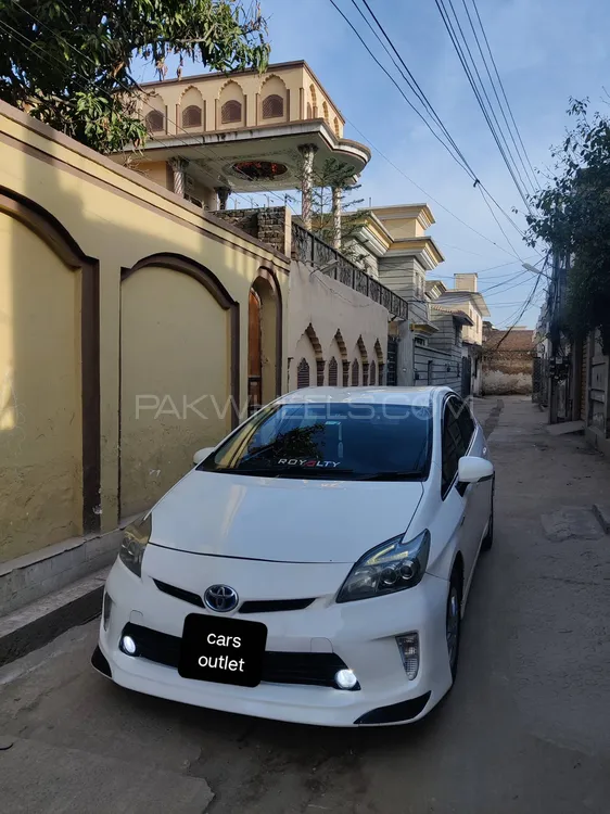Toyota Prius 2013 for Sale in Peshawar Image-1