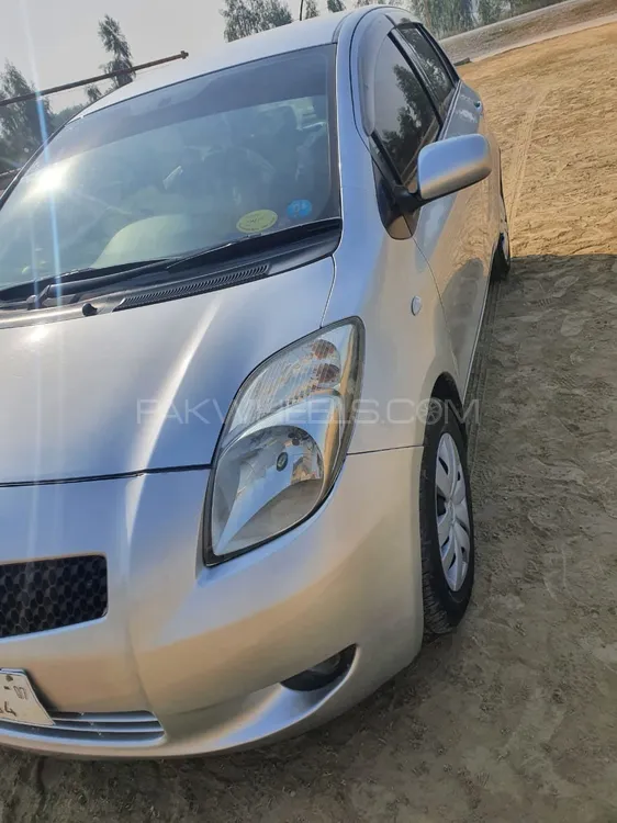 Toyota Vitz 2005 for Sale in Nowshera Image-1