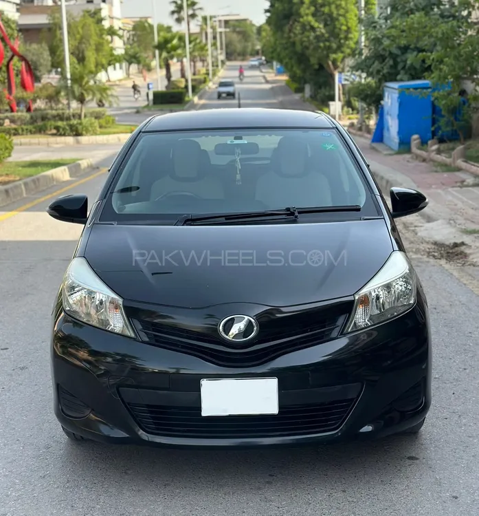 Toyota Vitz 2012 for Sale in Islamabad Image-1