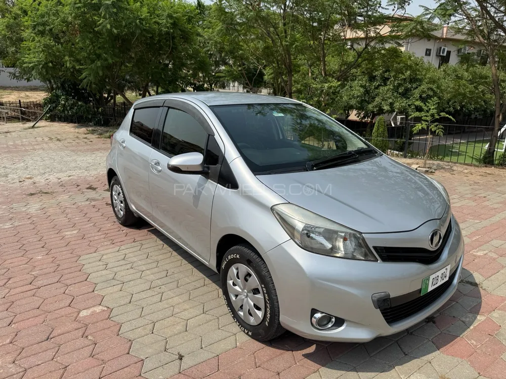 Toyota Vitz 2013 for Sale in Islamabad Image-1