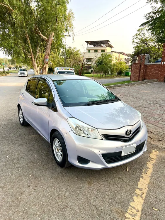 Toyota Vitz 2012 for Sale in Islamabad Image-1
