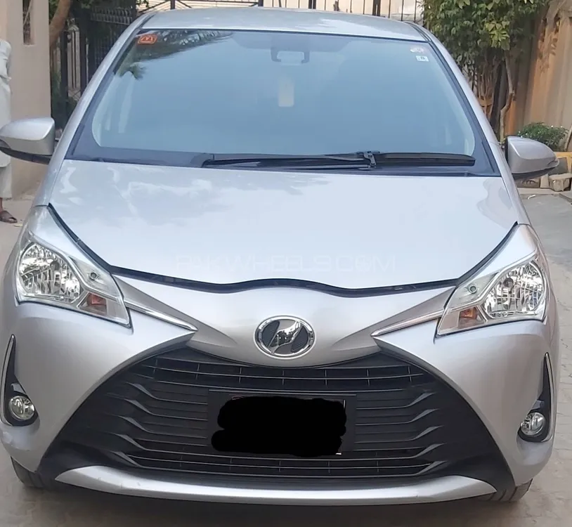 Toyota Vitz 2017 for Sale in Sialkot Image-1