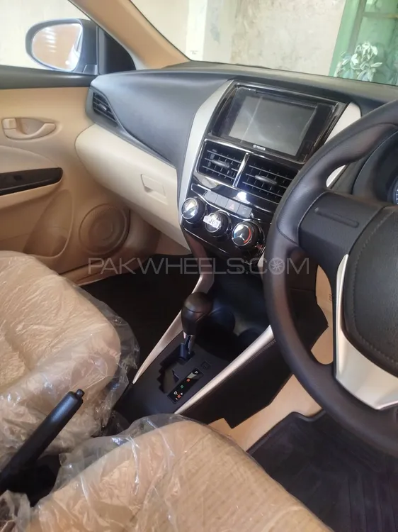 Toyota Yaris 2025 Original MP5 Player with Camera Image-1