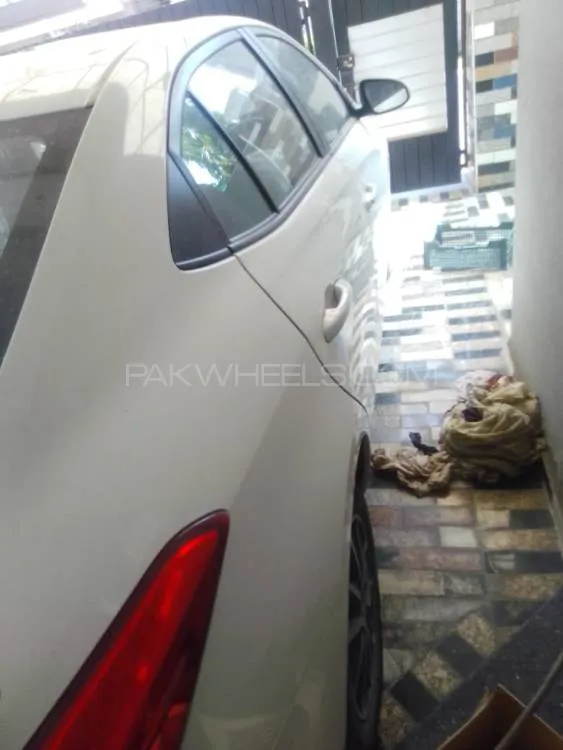Toyota Yaris Sedan 2021 for Sale in Lahore Image-1
