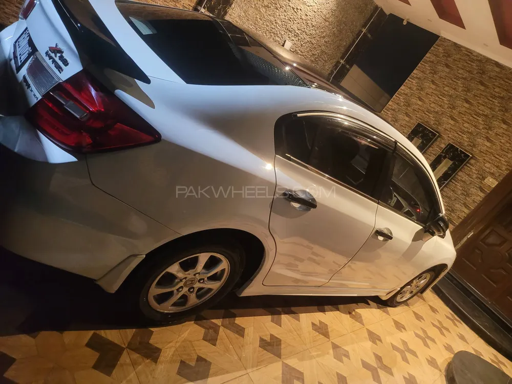 Honda Civic 2013 for Sale in Lahore Image-1