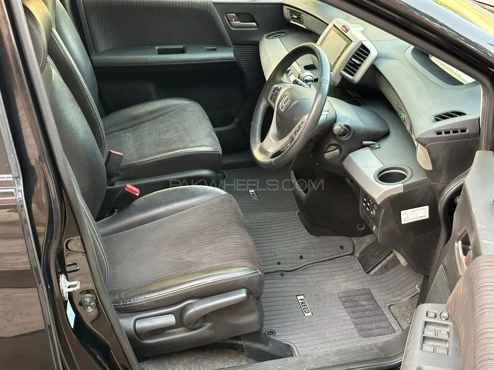 Honda Freed 2015 for Sale in Faisalabad Honda Freed 2015 for Sale in Faisalabad Image-8