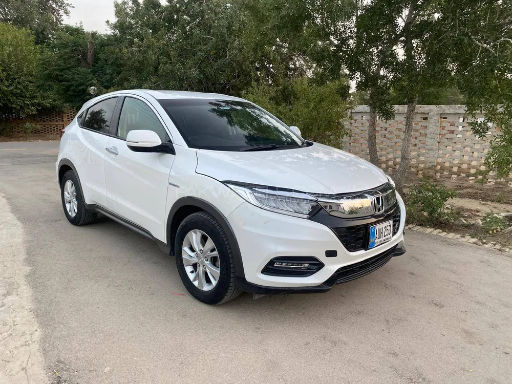 Honda Vezel 2015 for Sale in Kharian Image-1