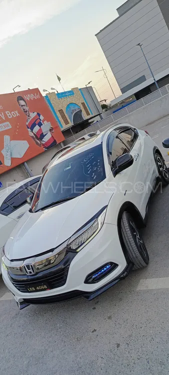 Honda Vezel 2015 for Sale in Peshawar Image-1