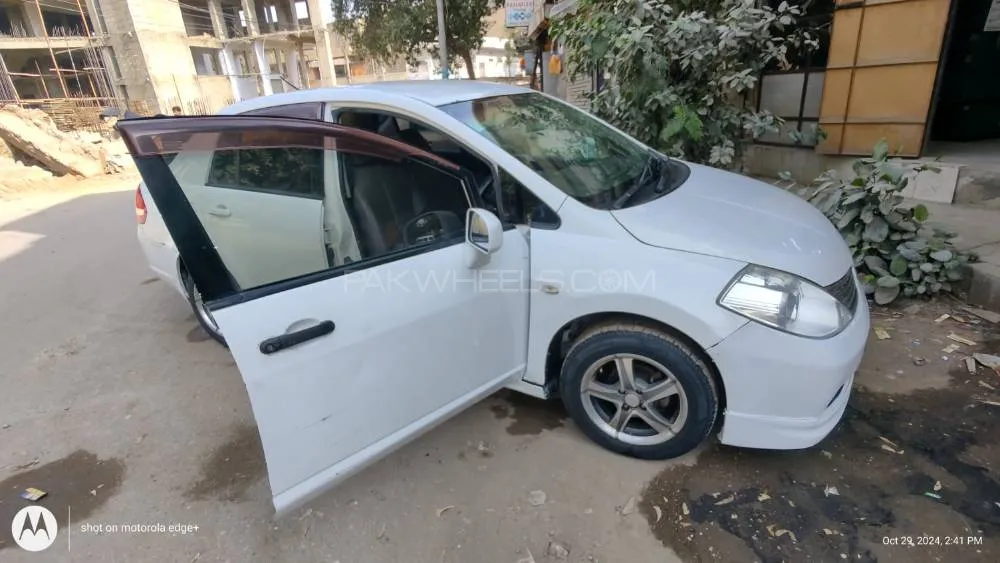 Nissan Tiida 2007 for Sale in Karachi Image-1