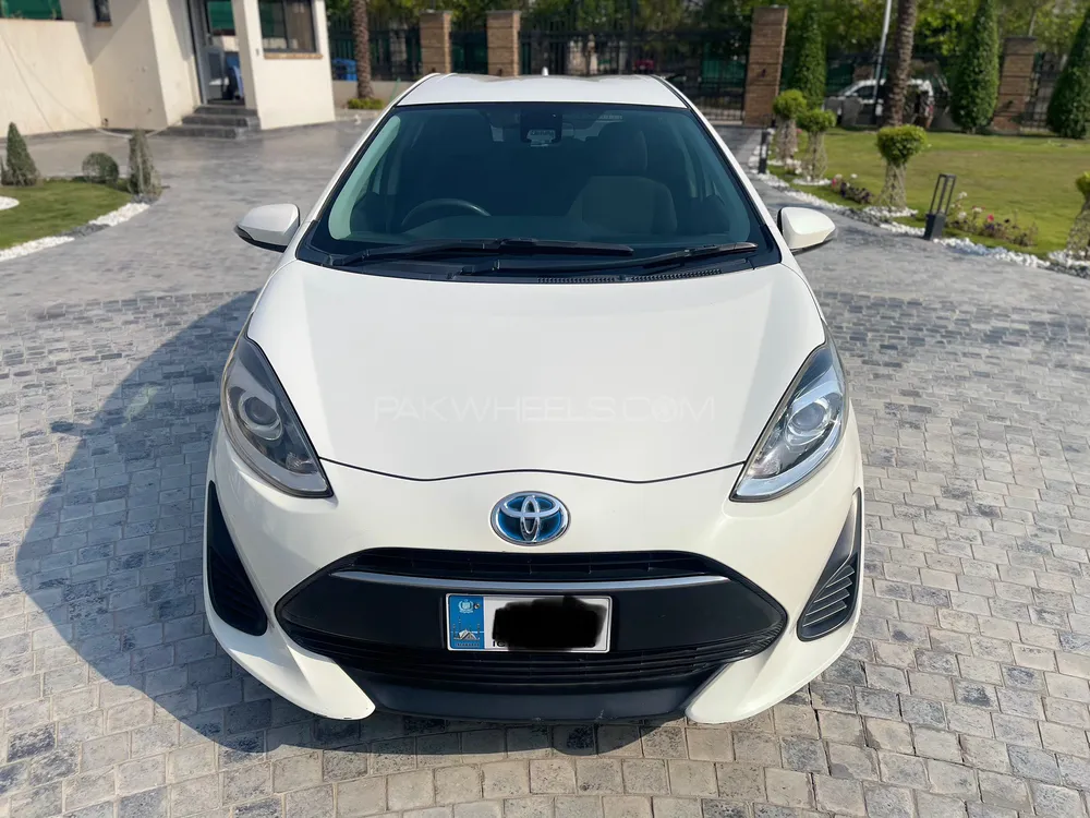 Toyota Aqua 2017 for Sale in Islamabad Image-1