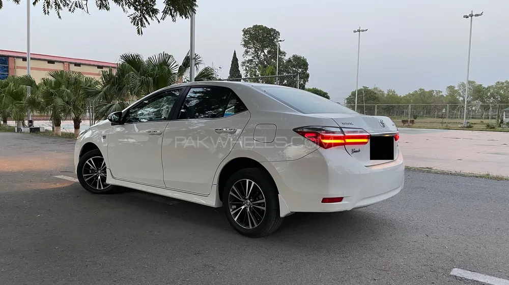 Toyota Corolla 2018 for Sale in Islamabad Image-1