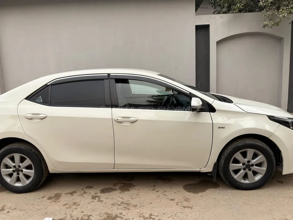 Toyota Corolla 2015 for Sale in Sahiwal Image-1