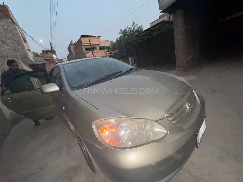 Toyota Corolla 2004 for Sale in Faisalabad Image-1