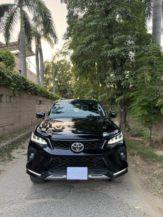Toyota Fortuner 2019 for Sale in Lahore Image-1