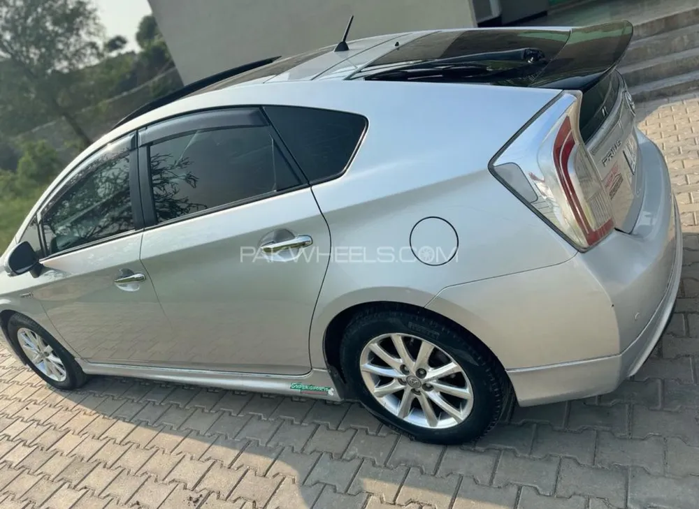 Toyota Prius 2014 for Sale in Islamabad Image-1