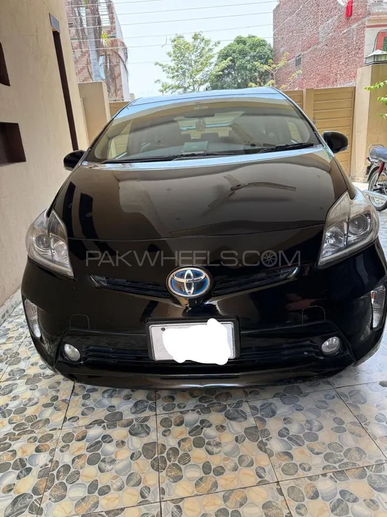 Toyota Prius 2013 for Sale in Lahore Image-1