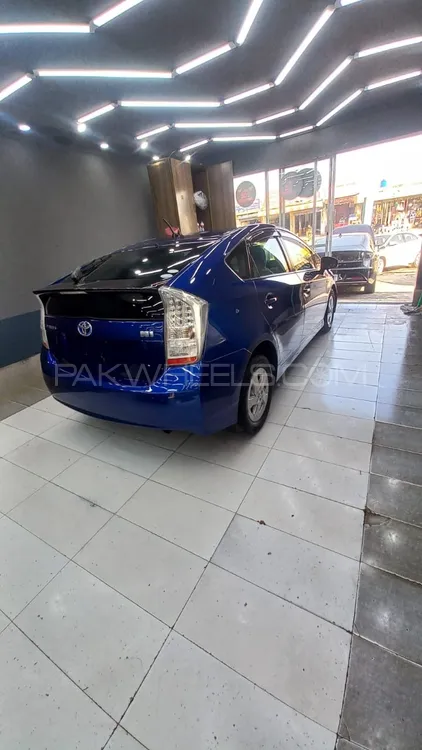 Toyota Prius 2011 for Sale in Islamabad Image-1
