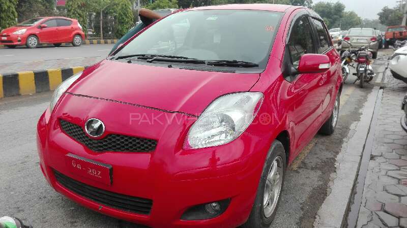 Toyota Vitz 2009 for Sale in Lahore Image-1