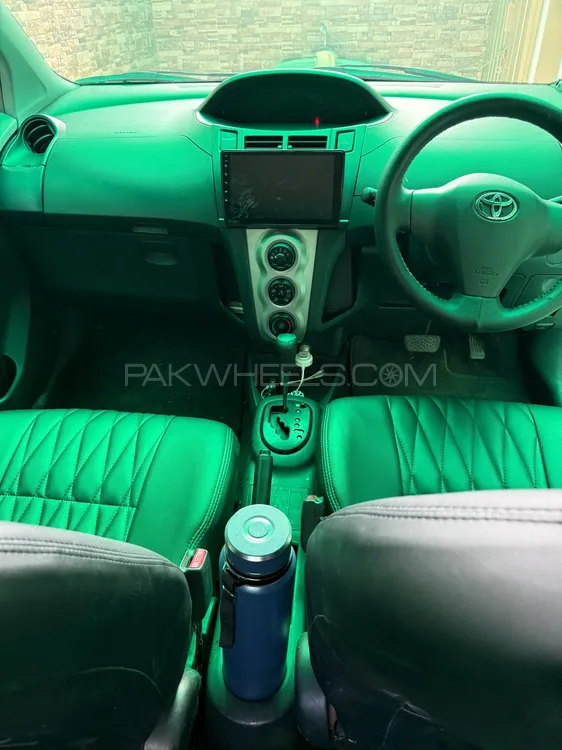 Toyota Vitz 2008 for Sale in Mardan Image-1