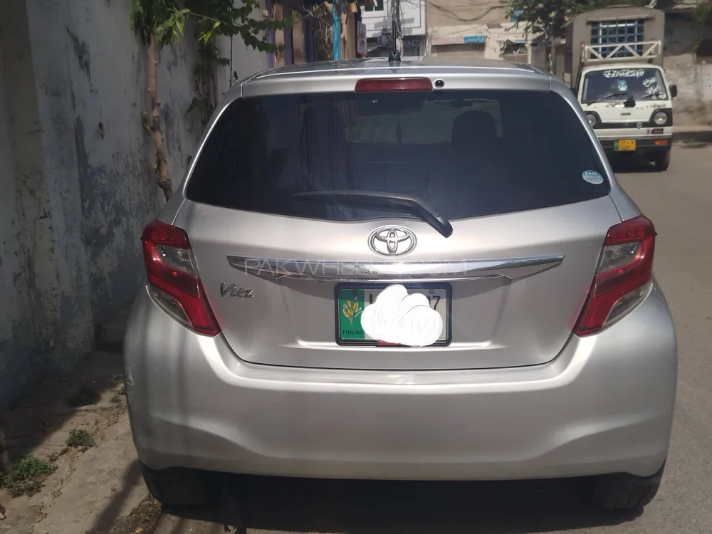 Toyota Vitz 2014 for Sale in Lahore Image-1