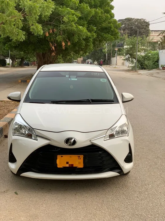 Toyota Vitz 2017 for Sale in Karachi Image-1