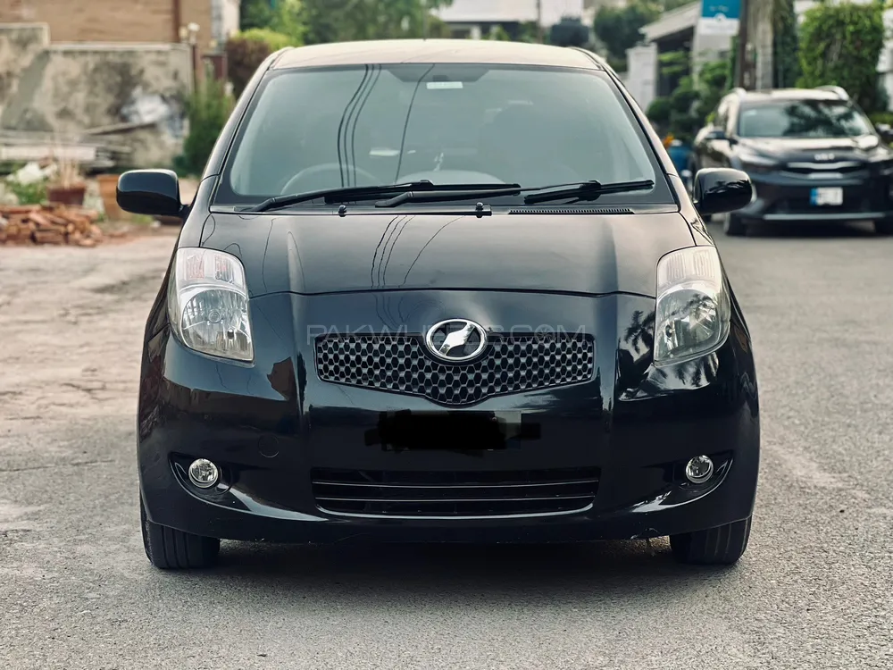 Toyota Vitz 2005 for Sale in Faisalabad Image-1
