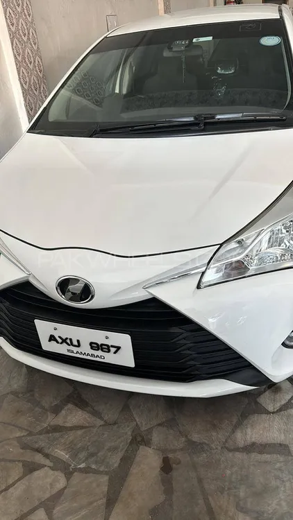 Toyota Vitz 2017 for Sale in Mardan Image-1