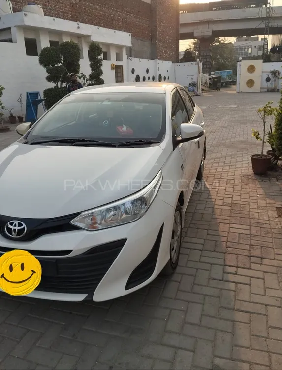 Toyota Yaris Sedan 2020 for Sale in Lahore Image-1