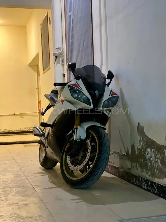 Yamaha YZF-R6 2011 for Sale Image-1