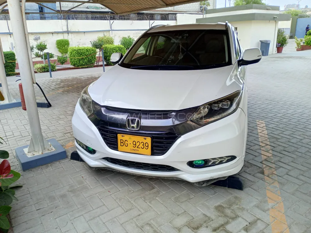 Honda Vezel 2014 for Sale in Karachi Image-1
