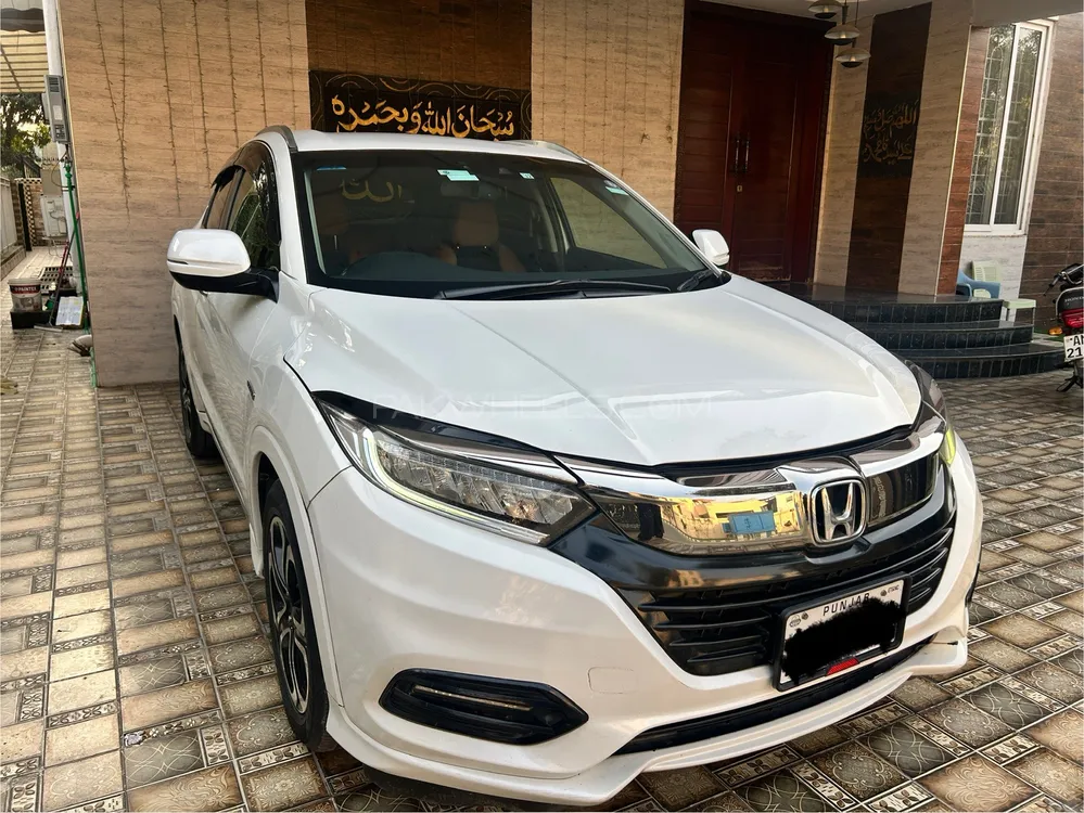 Honda Vezel 2018 for Sale in Lahore Image-1