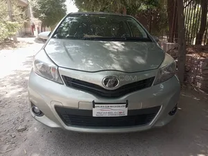 Toyota Vitz F 1.0 2013 for Sale