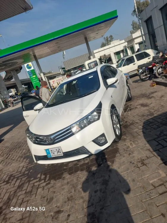 Toyota Corolla 2015 for Sale in Peshawar Image-1