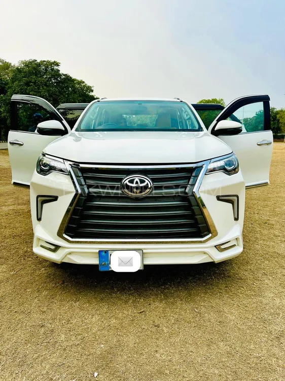Toyota Fortuner 2019 for Sale in Sialkot Image-1