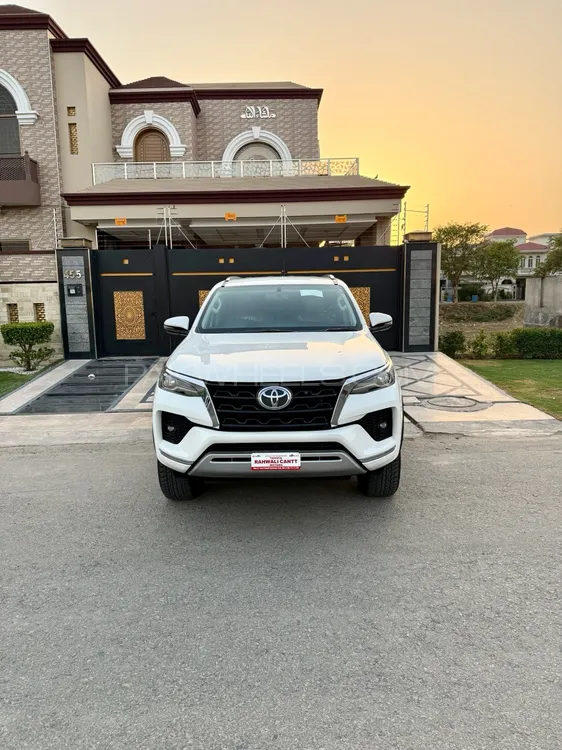 Toyota Fortuner 2025 for Sale in Gujranwala Image-1