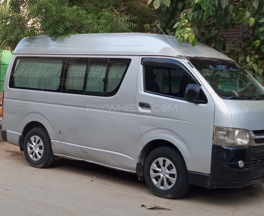 Toyota Hiace 2010 for Sale in Karachi Image-1