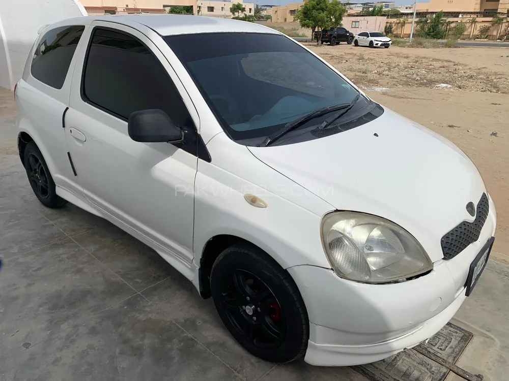 Toyota Vitz 2001 for Sale in Karachi Image-1