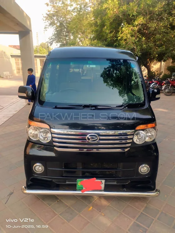 Daihatsu Atrai Wagon 2016 for Sale in Okara Image-1