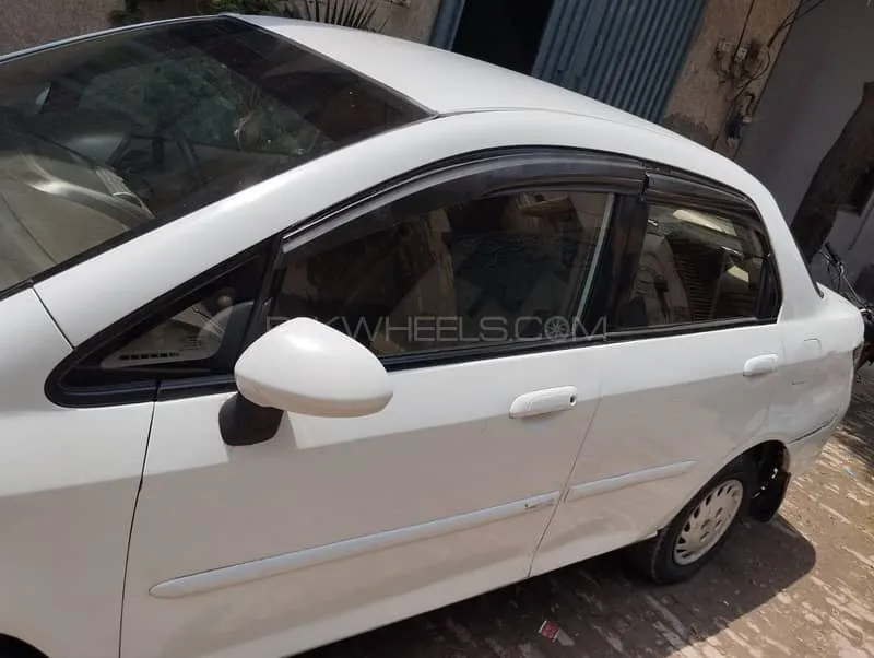 Honda City 2005 for Sale in Faisalabad Image-1