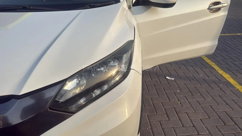 Honda Vezel 2014 for Sale in Lahore Image-1
