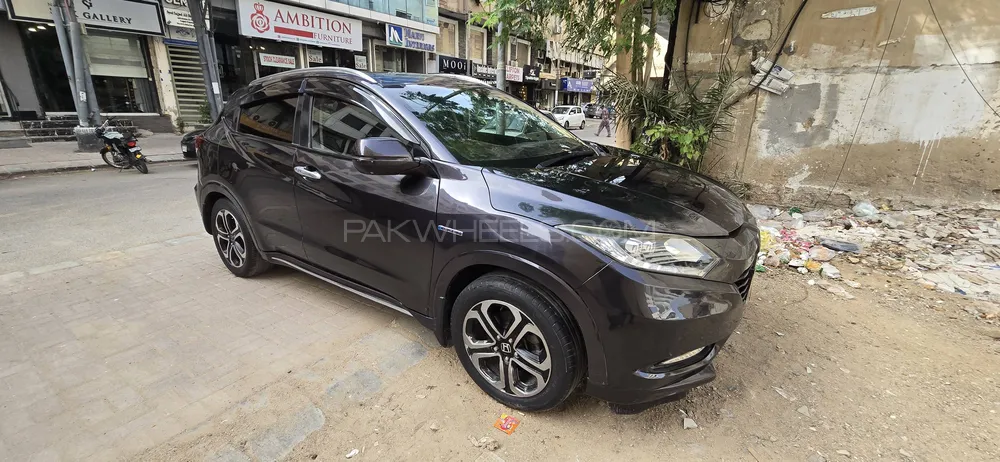 Honda Vezel 2016 for Sale in Karachi Image-1