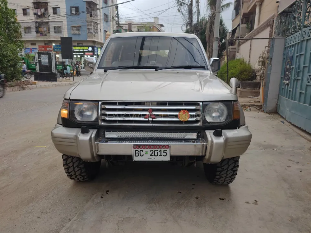 Mitsubishi Pajero 1992 for Sale in Karachi Image-1