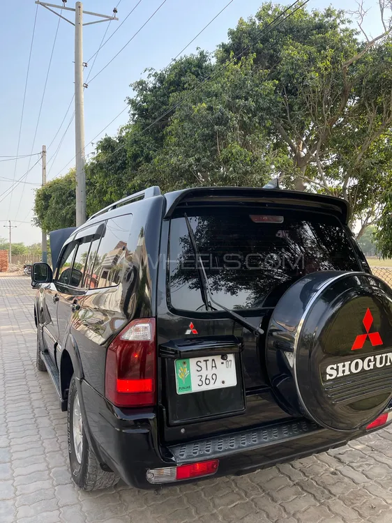 Mitsubishi Pajero 2004 for Sale in Chenab Nagar Image-1