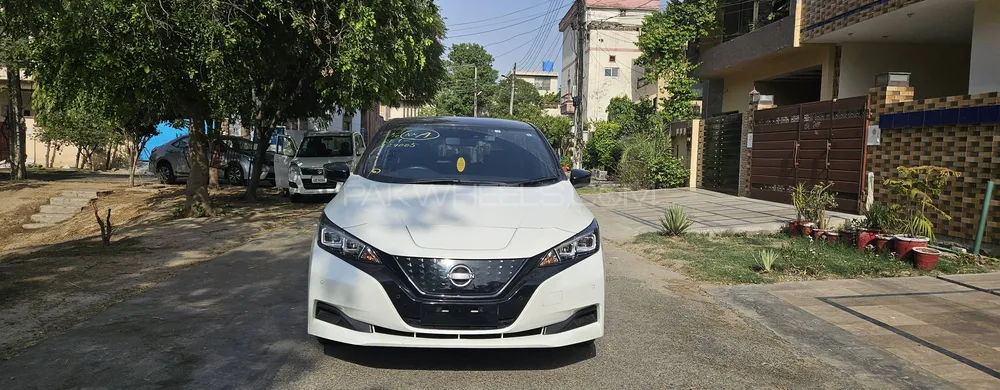 نسان لیف 2022 for Sale in لاہور Image-1