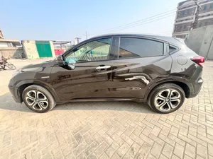 Honda Vezel Hybrid Z Style Edition 2015 for Sale