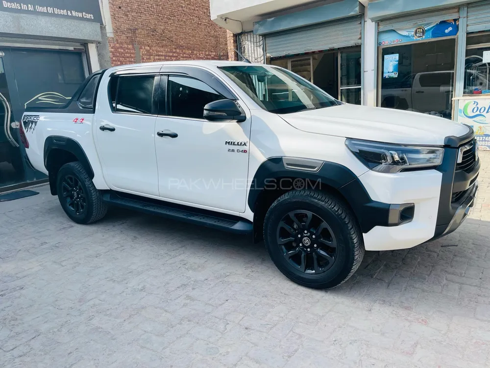Toyota Hilux 2022 for Sale in Muzaffar Gargh Image-1