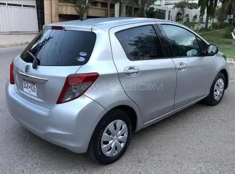 Toyota Vitz 2011 for Sale in Karachi Image-1