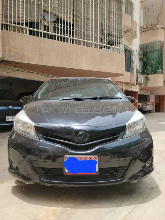 Toyota Vitz 2012 for Sale in Karachi Image-1