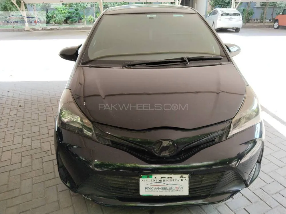 Toyota Vitz 2014 for Sale in Lahore Image-1