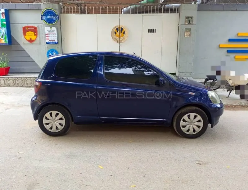 Toyota Vitz 2000 for Sale in Karachi Image-1